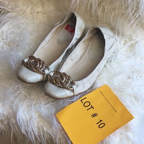 Ballerina type flats in size 8 by NINE WEST - Picture 1 of 14